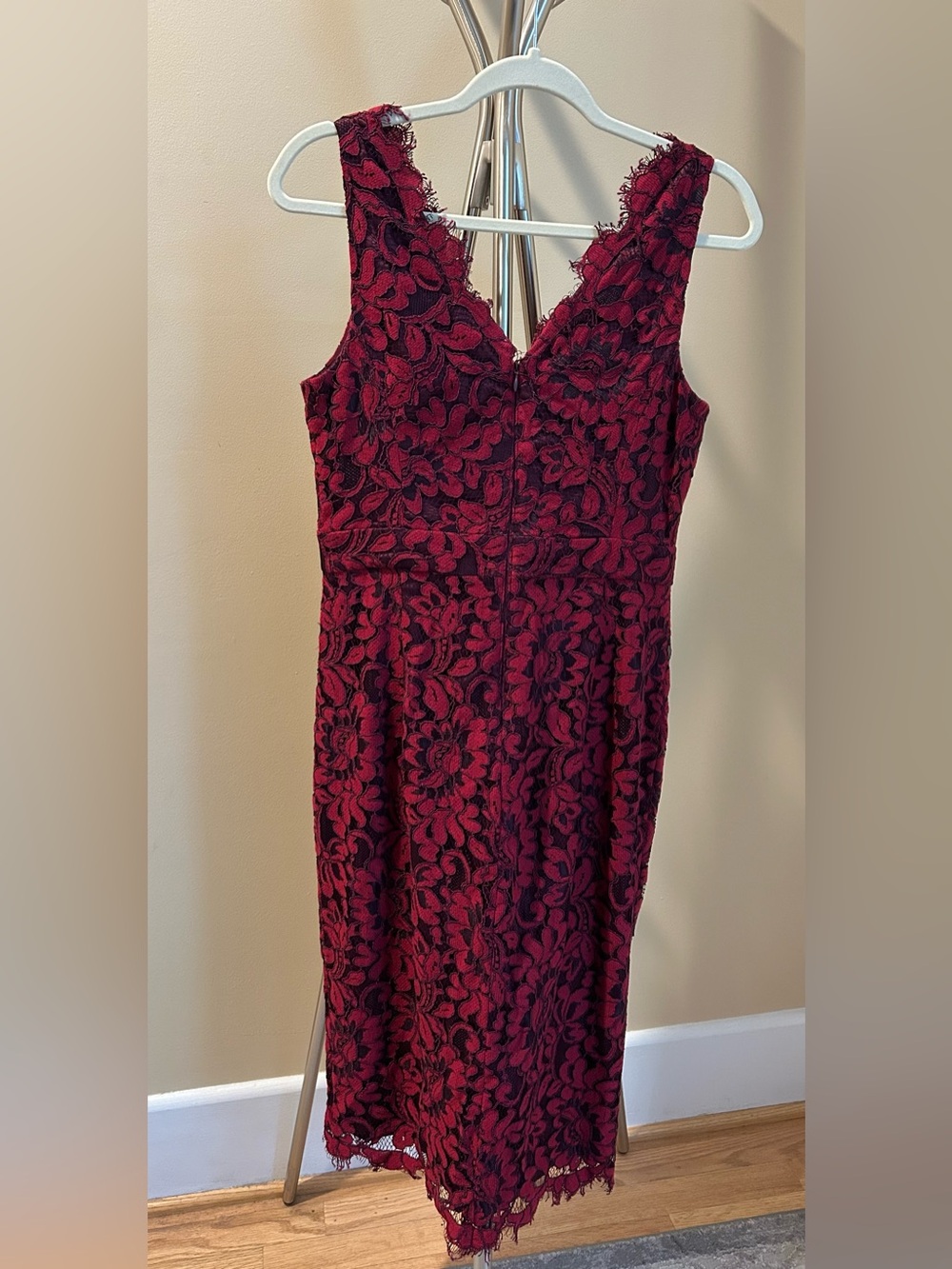 Eliza J Dress v neck lace sleeveless sheath hot pink/red size 8